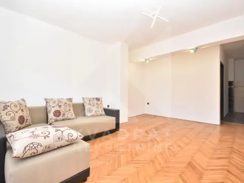 Izdavanje, dvosoban stan, 70m², Gornja Gorica, Podgorica - image 11