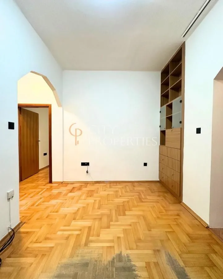 Izdavanje, poslovni prostor, 60m², Centar, Podgorica