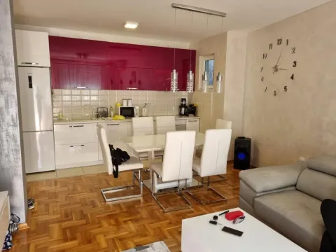 Prodaja, dvosoban stan, 66m², Nova Detelinara, Novi Sad Sve Podlokacije