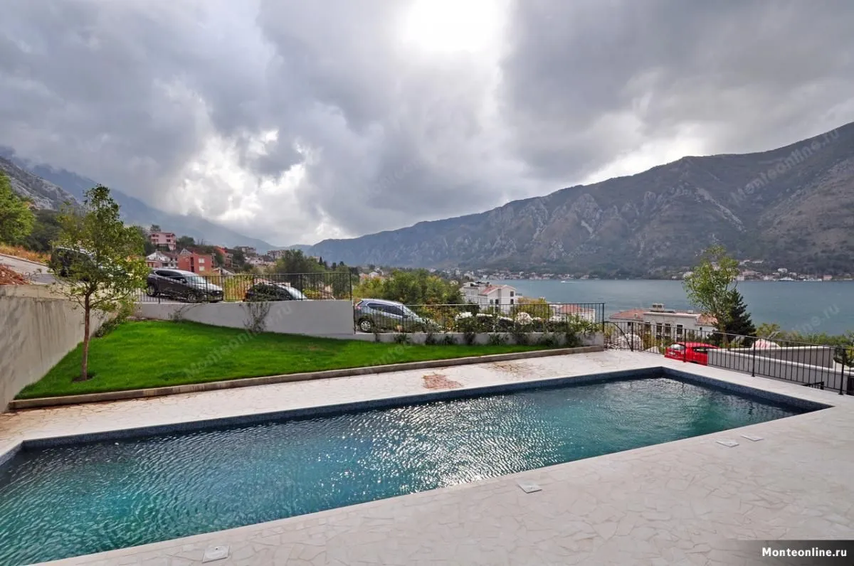 Prodaja, jednosoban stan, 52m², Dobrota, Kotor