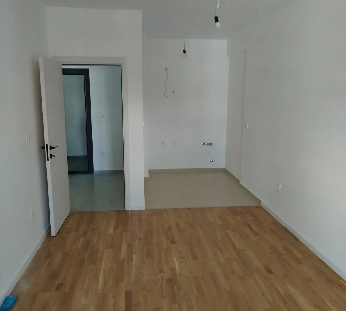Izdavanje, jednosoban stan, 43m², Stari Aerodrom, Podgorica