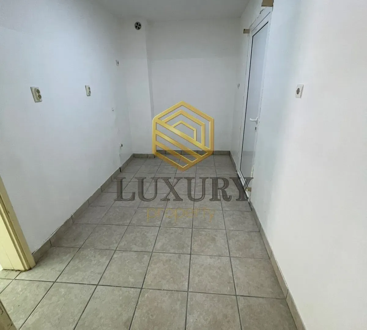 Sale, office space, 32m², Malo Brdo, Podgorica