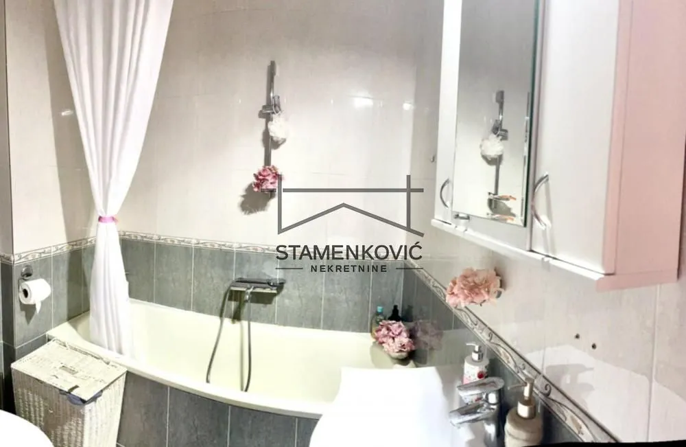 Prodaja, trosoban stan, 70m², Rotkvarija, Novi Sad Sve Podlokacije