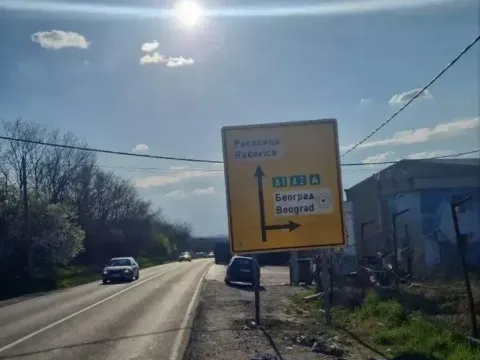 Rent, office space, 600m², Rakovica, Beograd - image 5