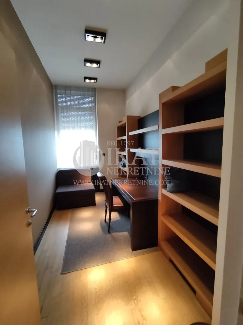 Rent, four bedroom apartment, 150m², Vukov Spomenik, Zvezdara Sve Podlokacije
