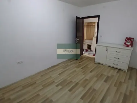 Izdavanje, trosoban stan, 63m², Centar, Jagodina - image 7