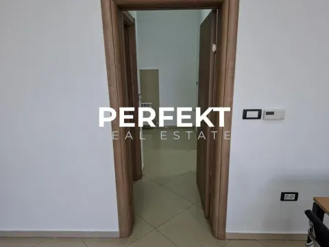 Izdavanje, poslovni prostor, 67m², Centar, Pančevo - image 7