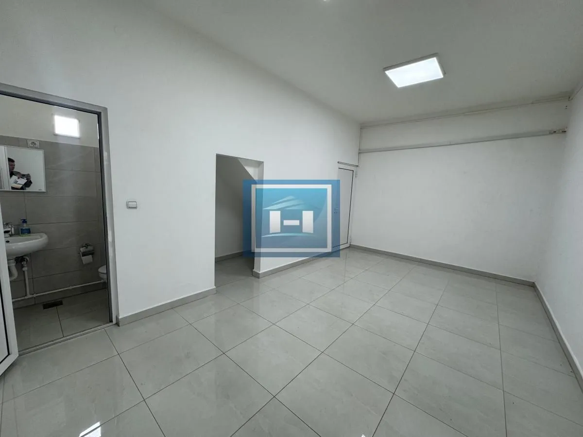 Rent, office space, 110m², Despotovac, Srbija