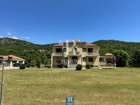 Sale, house, 600m², Velje Brdo, Podgorica - image 2