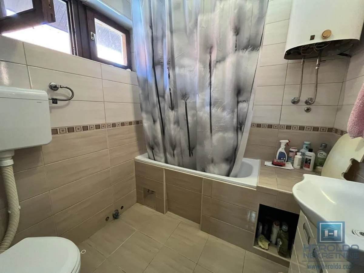 Prodaja, kuća, 353m², Budžino brdo, Jagodina