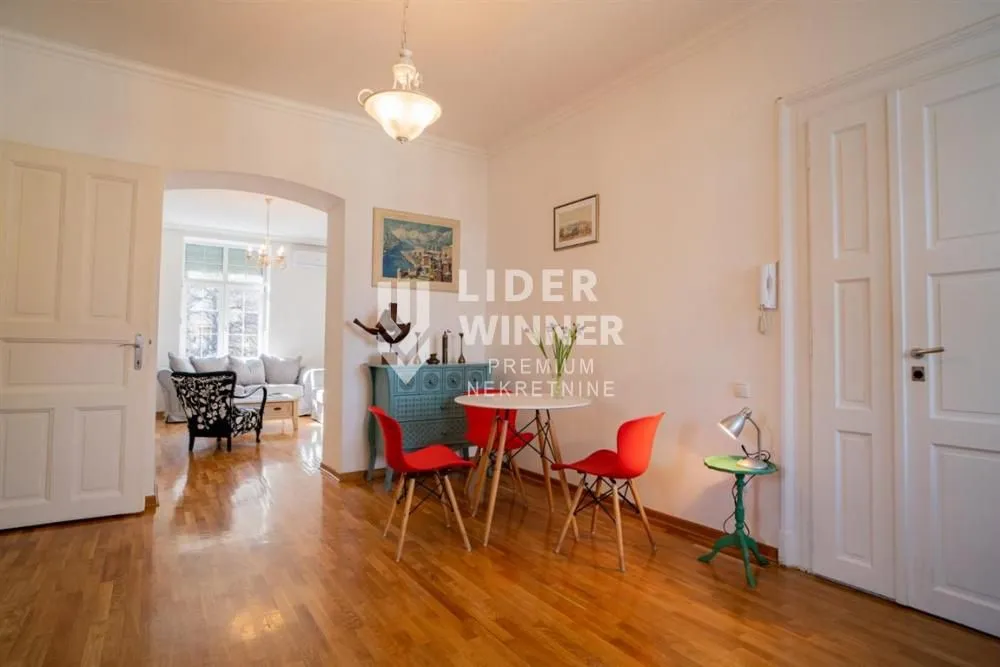Izdavanje, četvorosoban stan, 130m², Stari Grad, Beograd