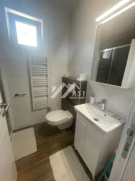 Moderno kupatilo sa tuš kabinom, umivaonikom i toaletom. - image 7