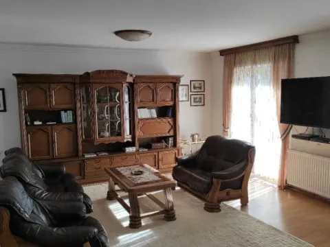 Rent, house, 300m², Nikšić, Crna Gora - image 2