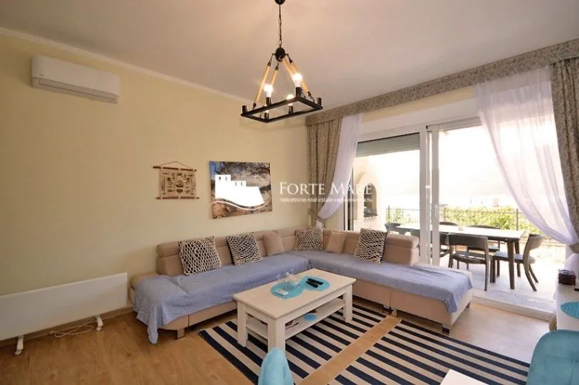 Prodaja, trosoban stan, 80m², Đenovići, Herceg Novi