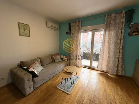 Izdavanje, jednosoban stan, 30m², City Kvart, Podgorica - image 2