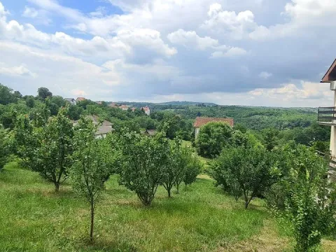 Kuća in Voždovac Sve Podlokacije