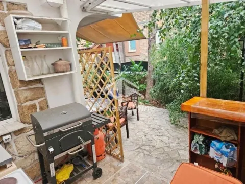 Izdavanje, kuća, 323m², Olimp, Zvezdara Sve Podlokacije - image 21