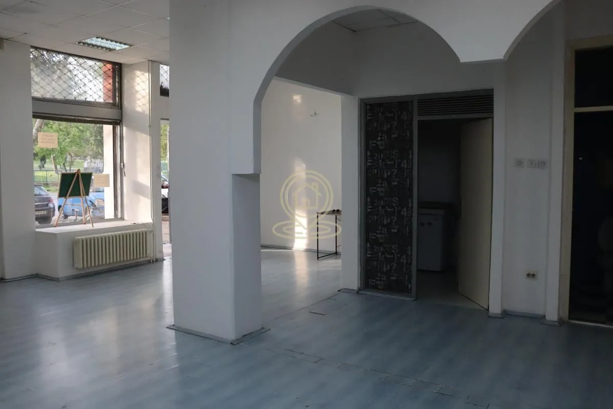 Rent, office space, 93m², Centar, Kragujevac