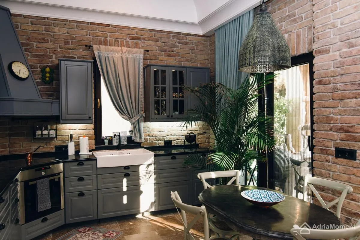 Prodaja, kuća, 550m², Reževići, Budva