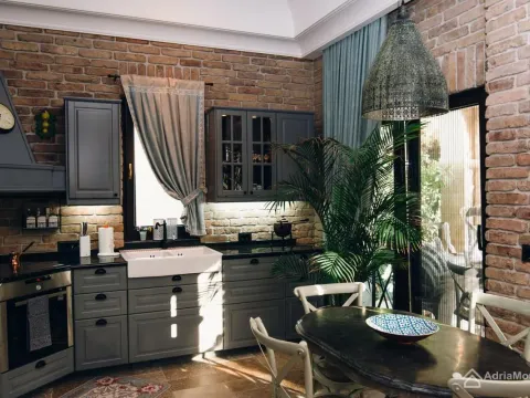 Sale, house, 550m², Reževići, Budva