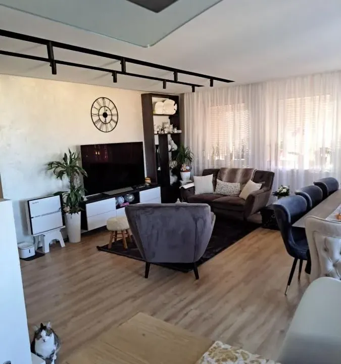 Prodaja, stan, 270m², Bulevar Evrope, Novi Sad Sve Podlokacije