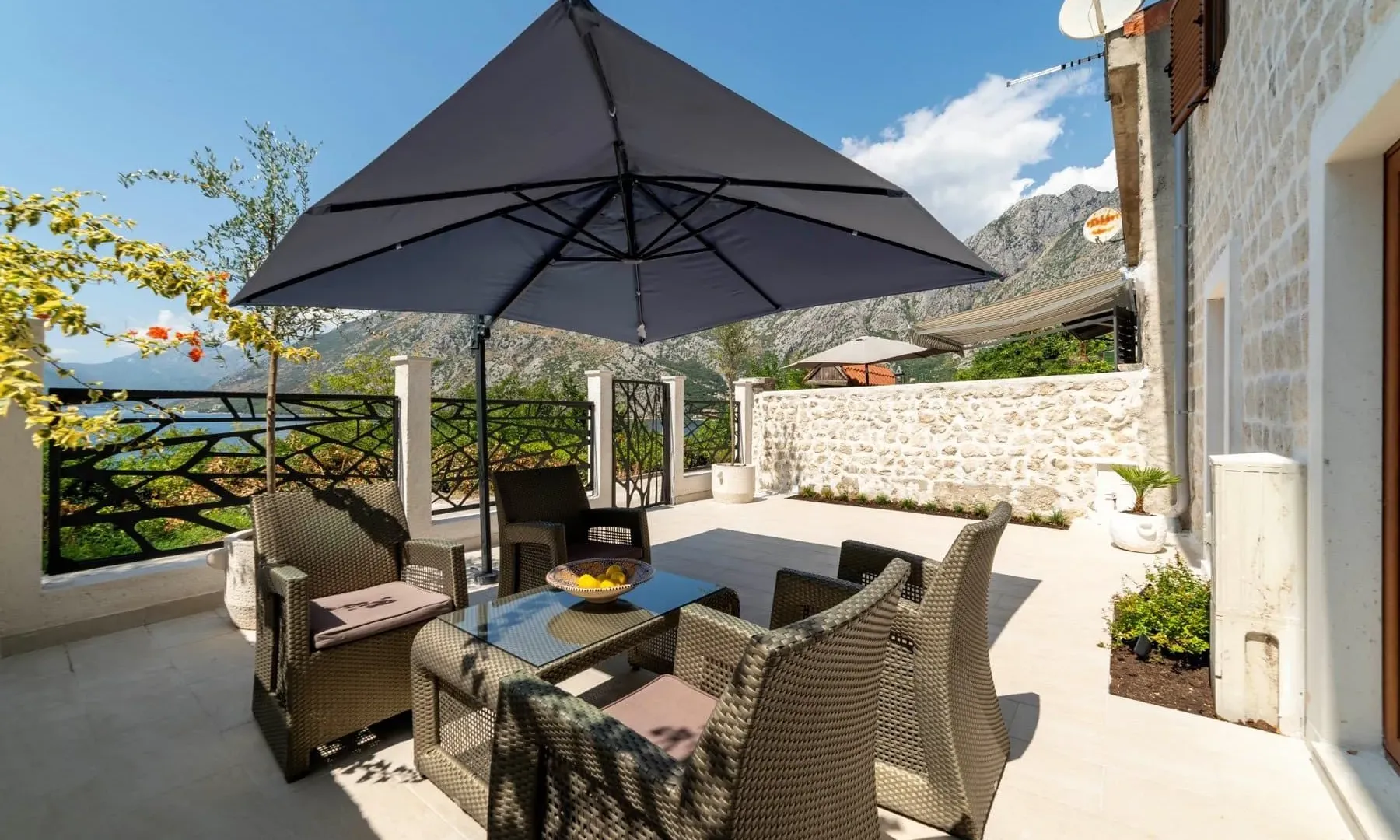 Rent, house, 150m², Ljuta, Kotor