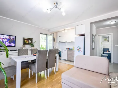 Sale, one bedroom apartment, 50m², Tivat, Crna Gora - image 6