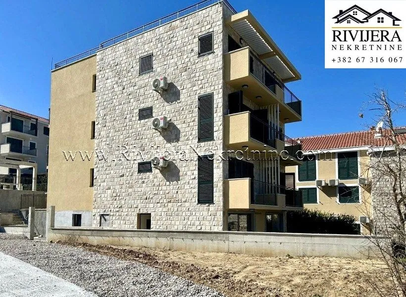 Prodaja, trosoban stan, 104m², Obala Đuraševića, Tivat
