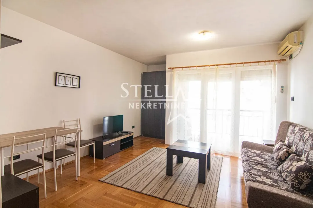 Rent, studio apartment, 27m², 1 maj, Podgorica