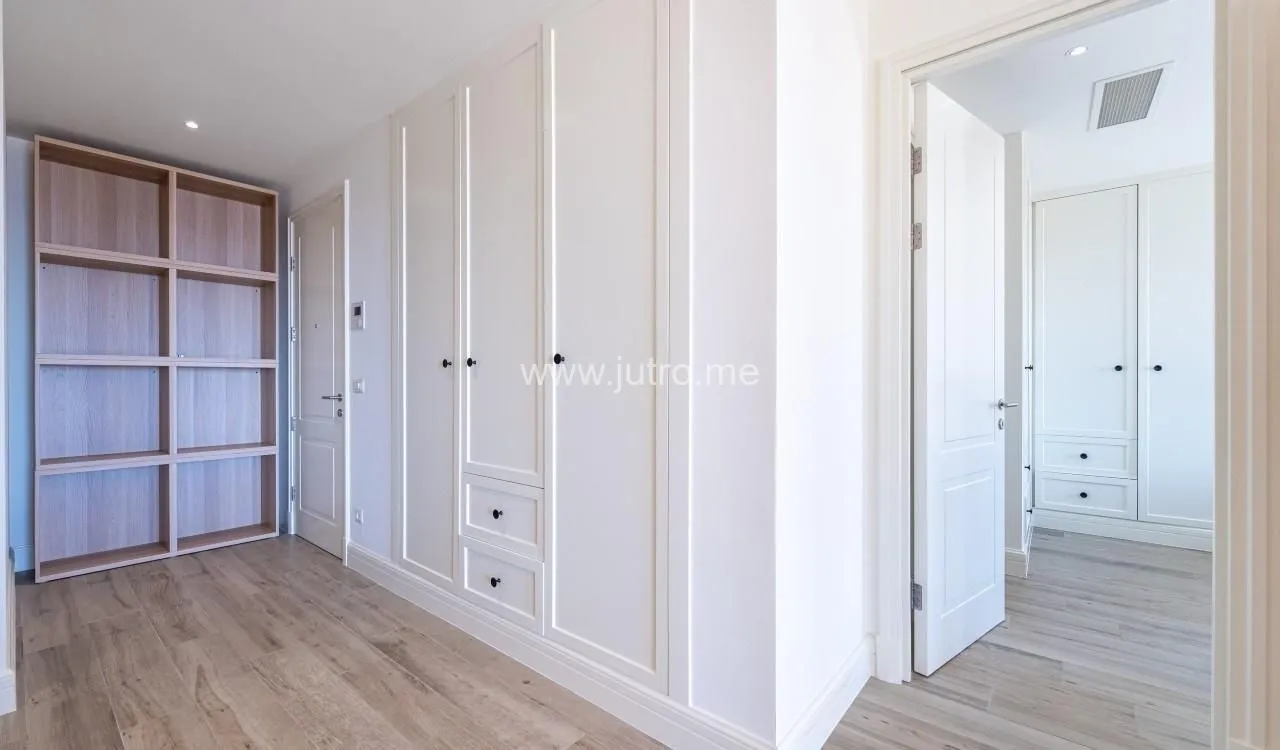 Prodaja, trosoban stan, 190m², Luštica Bay, Tivat