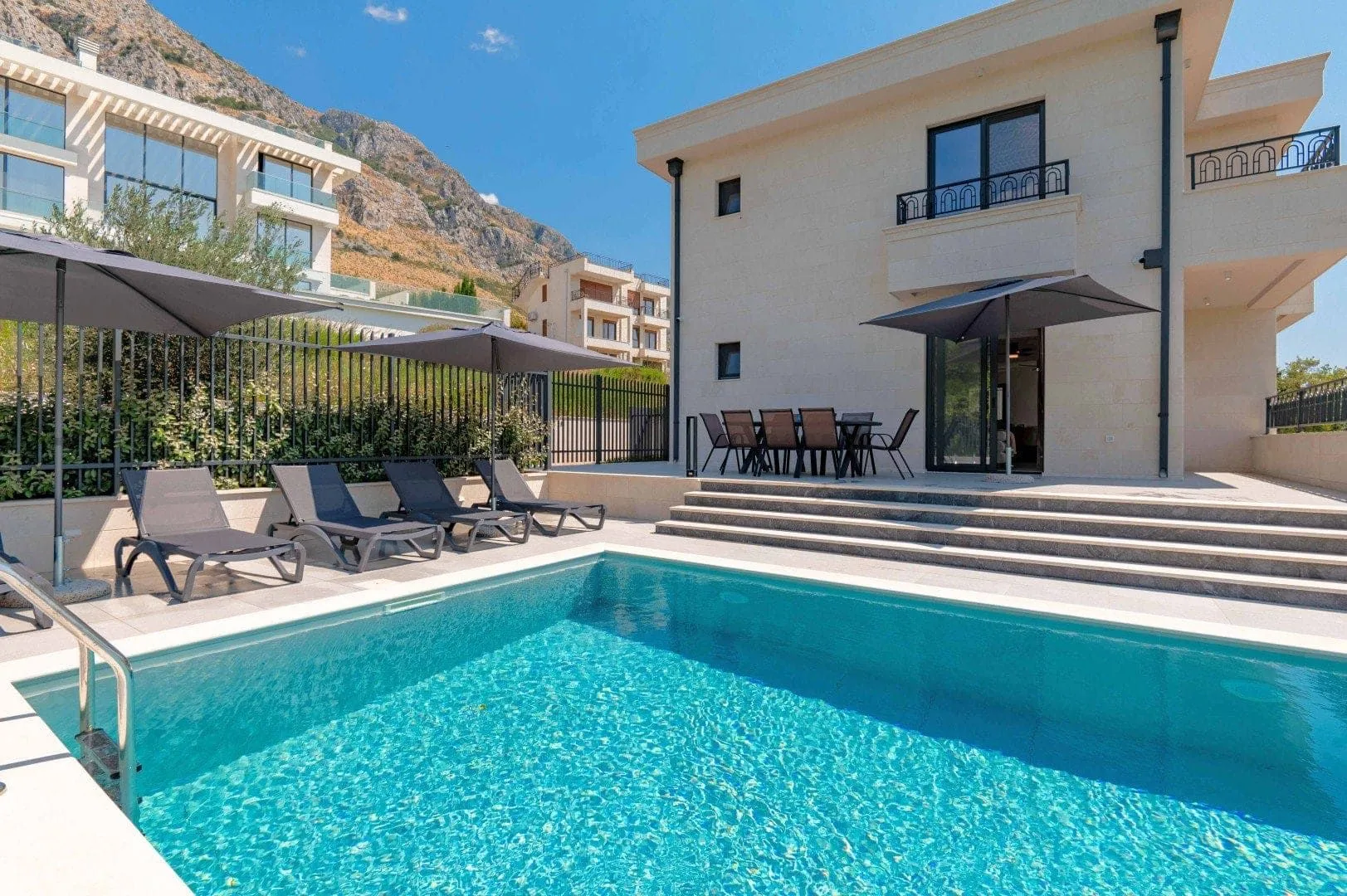 Prodaja, kuća, 318m², Budva, Crna Gora
