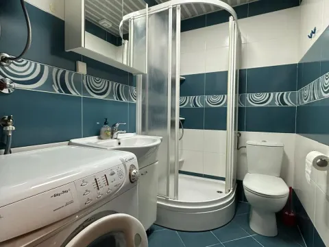 Izdavanje, dvosoban stan, 65m², Centar, Podgorica - image 7