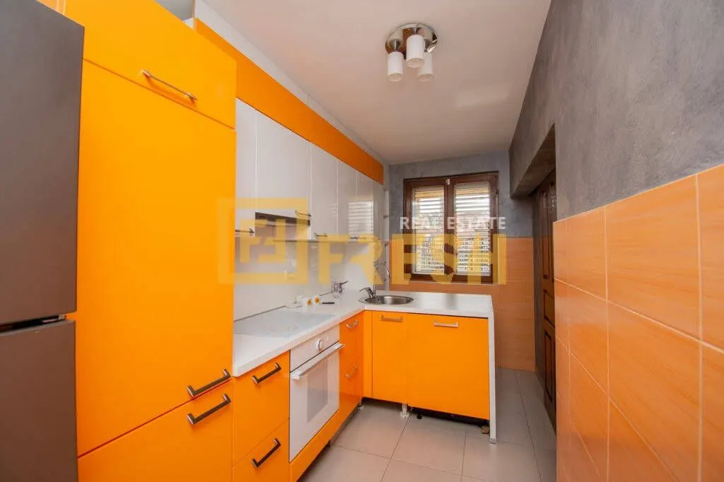 Rent, house, 200m², Konik, Podgorica