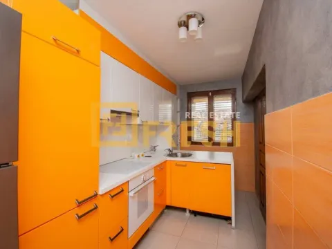 Izdavanje, kuća, 200m², Konik, Podgorica - image 9