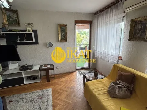 Prodaja, trosoban stan, 84m², Čukarica, Beograd