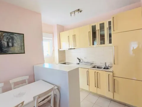 Rent, one bedroom apartment, 50m², City Kvart, Podgorica - image 2