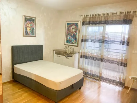 Izdavanje, garsonjera, 31m², City Kvart, Podgorica - image 1