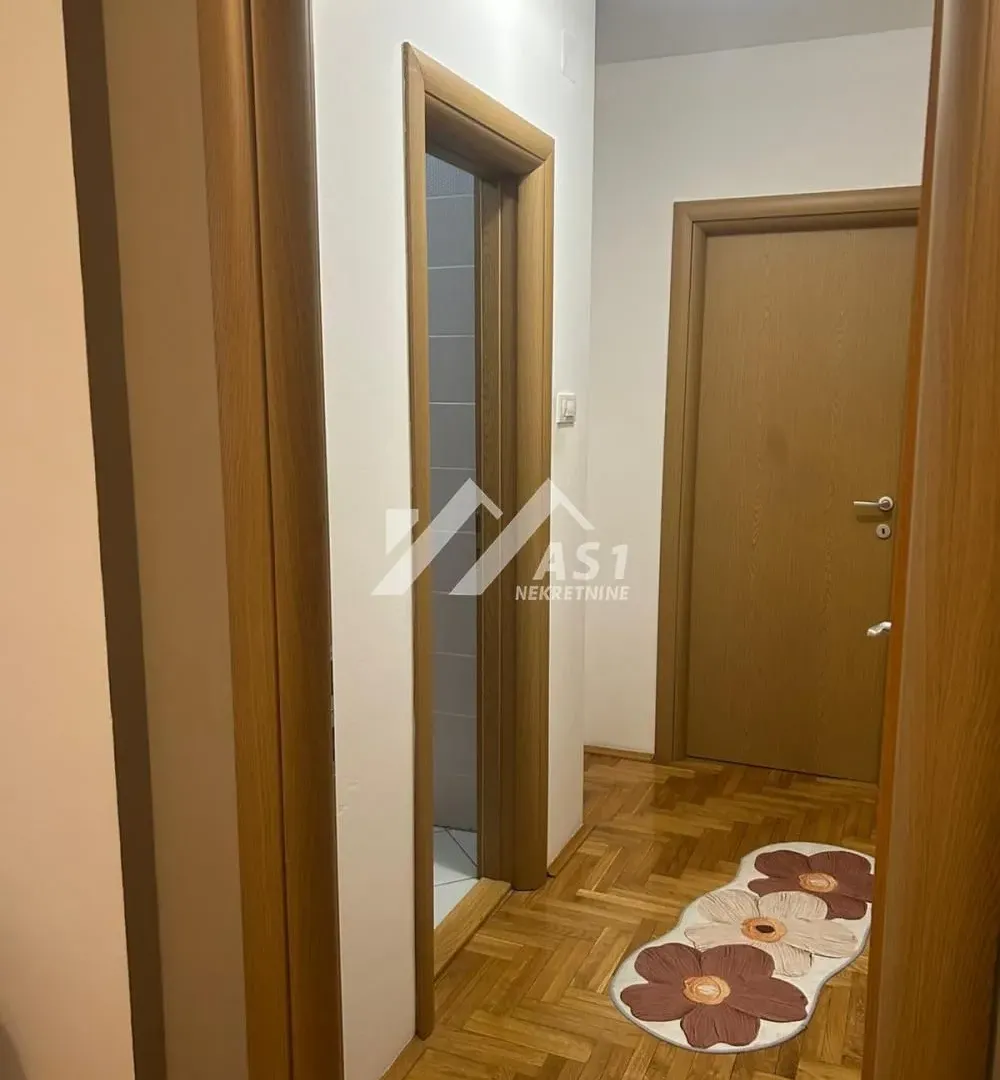 Izdavanje, trosoban stan, 60m², Bulevar Evrope, Novi Sad Sve Podlokacije