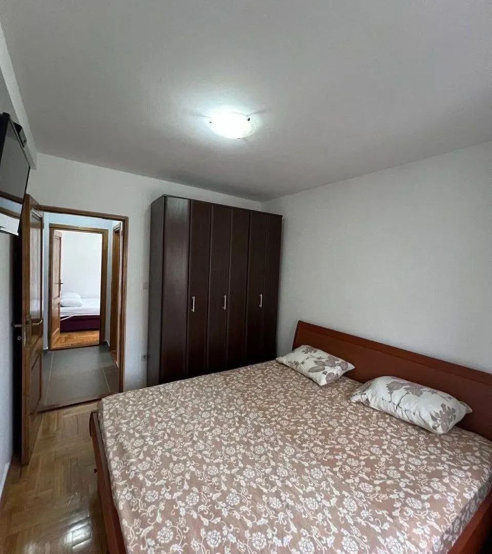 Rent, two bedroom apartment, 52m², Kalimanj, Tivat