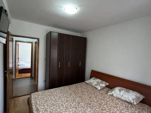 Izdavanje, dvosoban stan, 52m², Kalimanj, Tivat - image 4