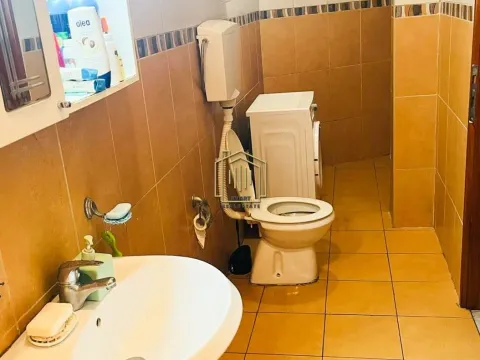 Izdavanje, kuća, 80m², Zagorič, Podgorica - image 10