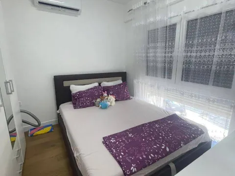 Prodaja, dvosoban stan, 72m², Centar, Bar - image 2