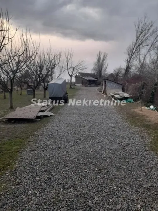 Prodaja, plac, 3300m², Futog, Novi Sad Sve Podlokacije