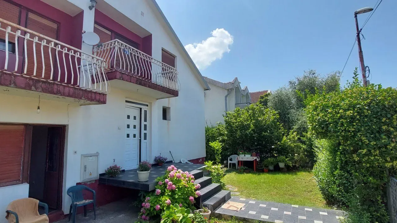 Prodaja, kuća, 300m², Podgorica, Crna Gora