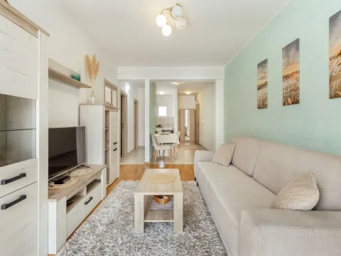 Rent, two bedroom apartment, 60m², Meljine, Herceg Novi - image 2