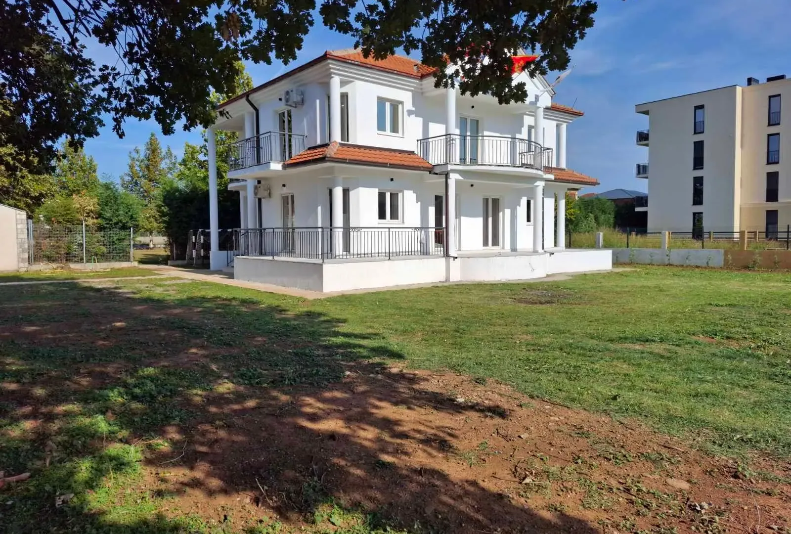 Prodaja, kuća, 360m², Zabjelo, Podgorica
