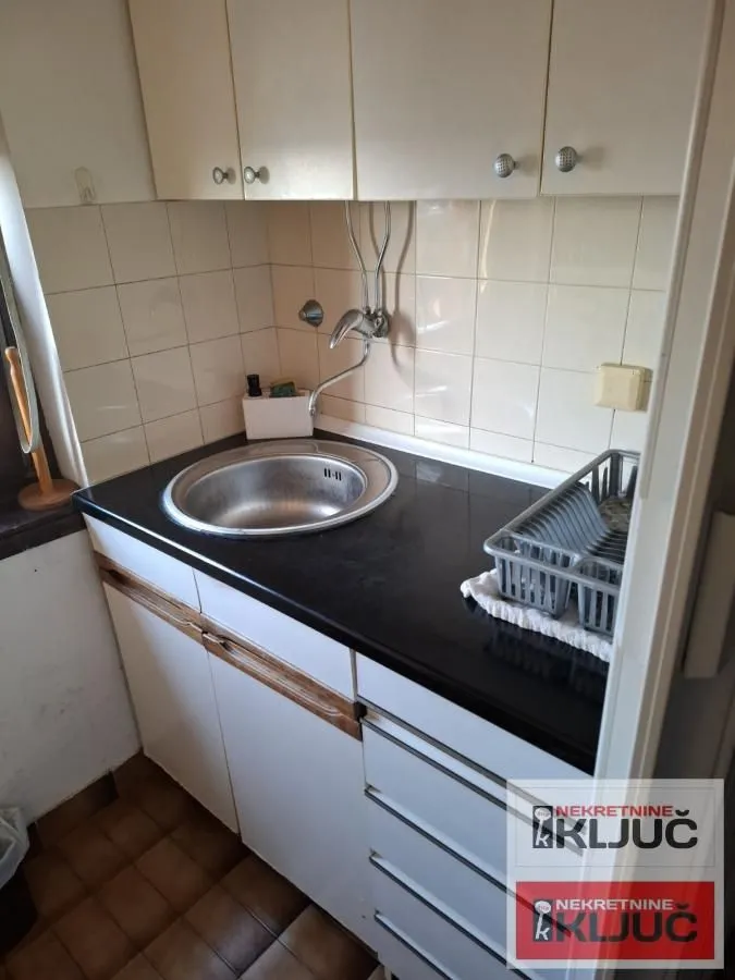 Izdavanje, garsonjera, 29m², Betanija, Novi Sad Sve Podlokacije