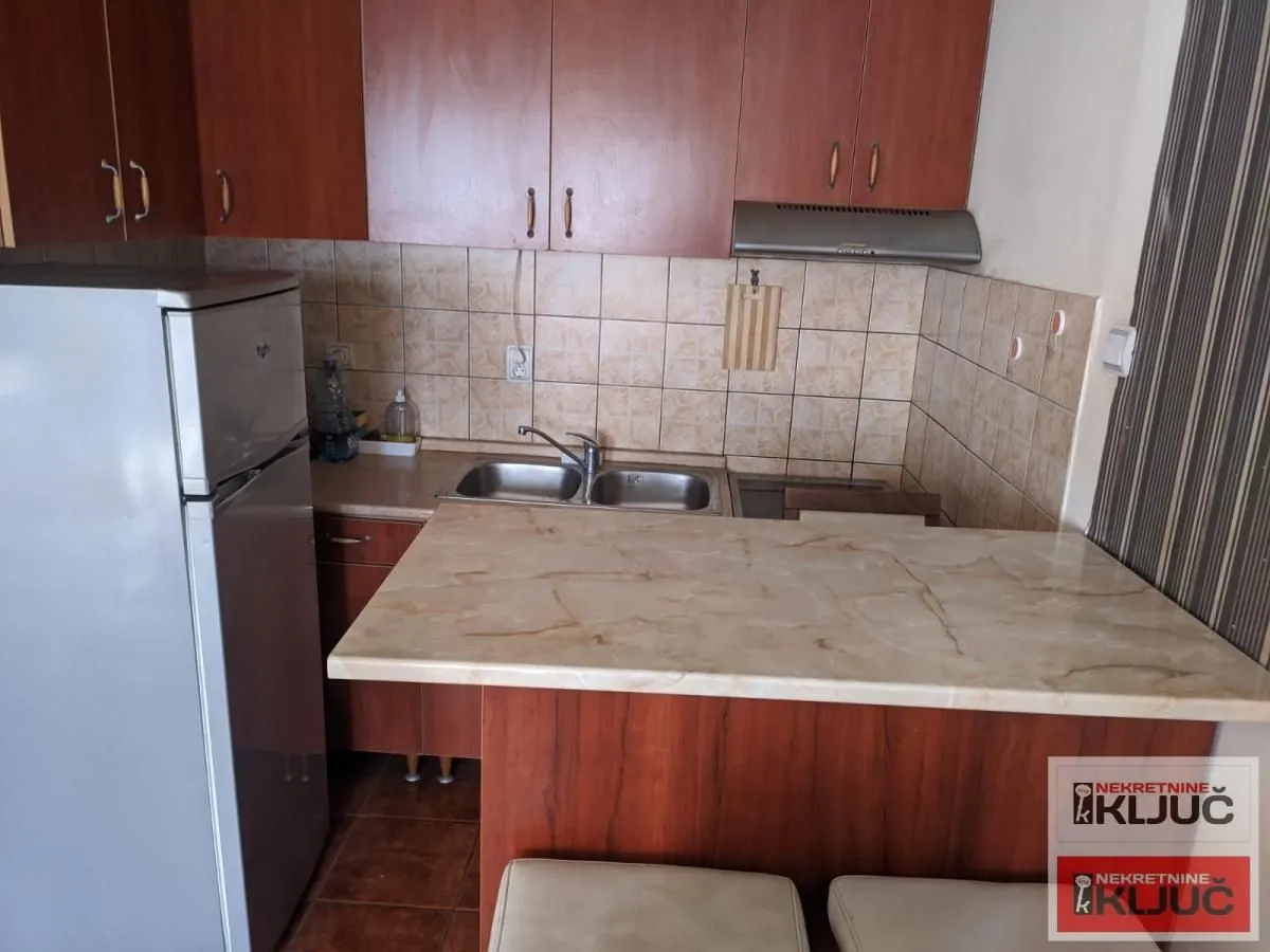 Izdavanje, dvosoban stan, 47m², Bulevar Oslobodjenja, Novi Sad Sve Podlokacije