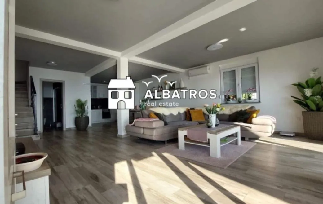 Izdavanje, dvosoban stan, 120m², Dobre Vode, Bar