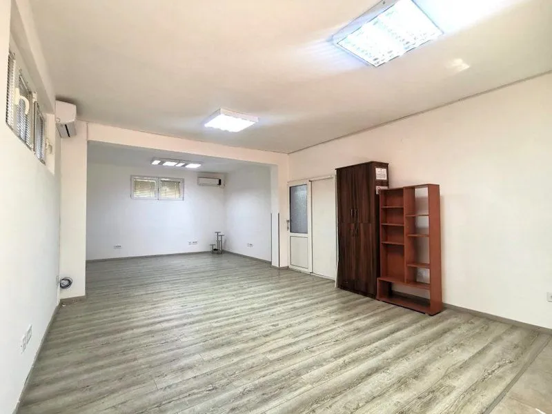 Rent, office space, 200m², Tološka šuma, Podgorica